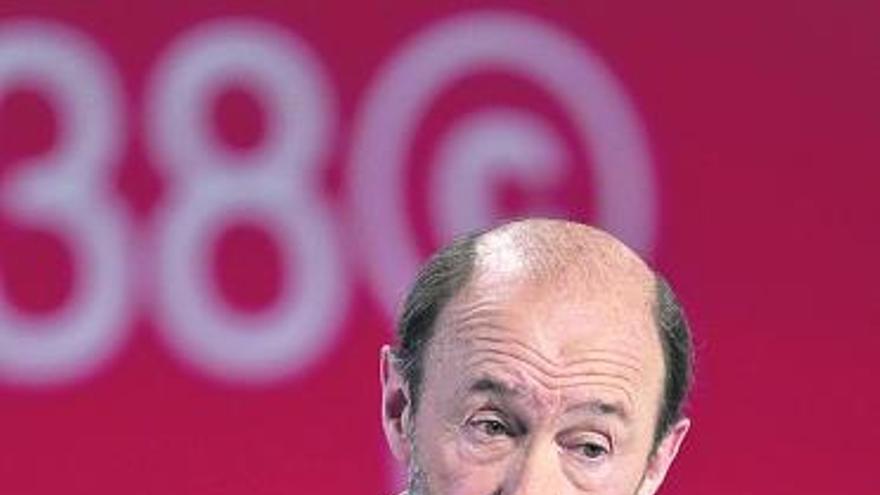 Rubalcaba, durante su discurso de la mañana.| efe