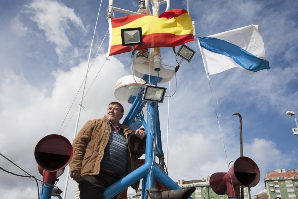 Patrón coruñés expedientado por la bandera gallega