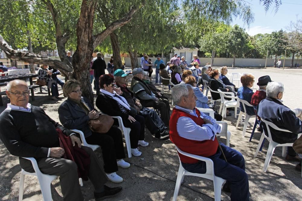 El Cristo del Grao recorre las calles de Poblats Marítims