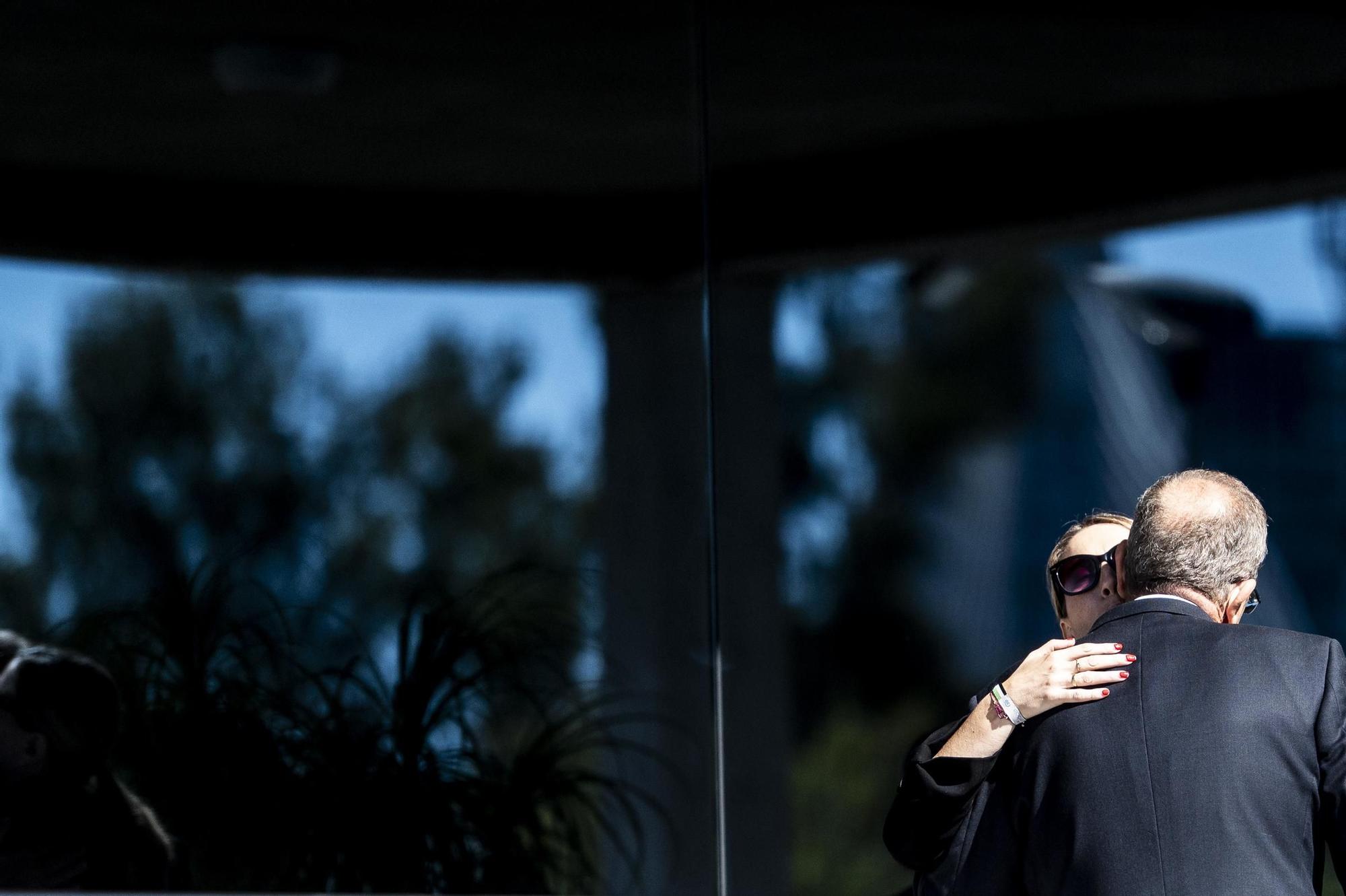 Fotogalería | Compañeros y allegados despiden a Fernández Vara