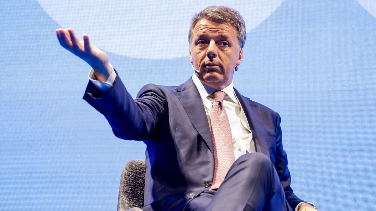 Málaga. 2 Foro del Mediterráneo. Prensa Ibérica. Día 1- Matteo Renzi, senador de la república italiana con Martí Saballs
