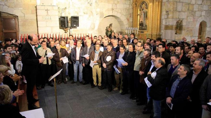 El coro de la Hermandad de Jesús Yacente.