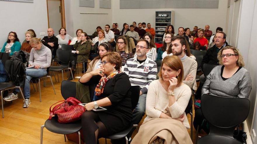 Asistentes a la charla sobre acoso escolar.