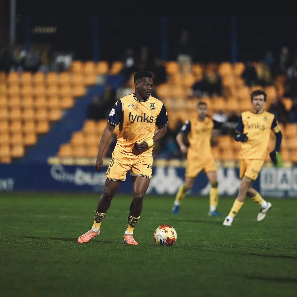 Ntji Tonukara, en su debut con el Alcorcón en Santo Domingo ante el Murcia.