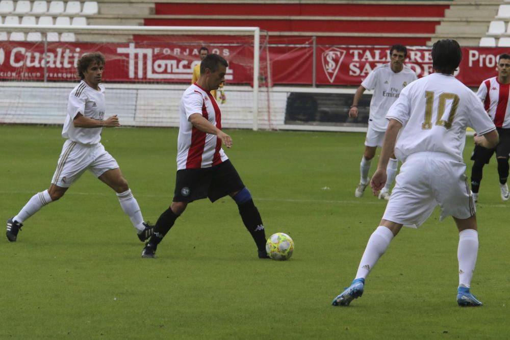 El partido del Real Madrid- Zamora CF de veteranos, en imágenes