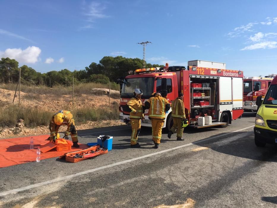 Rescatan a dos personas tras un accidente en Mil Palmeras