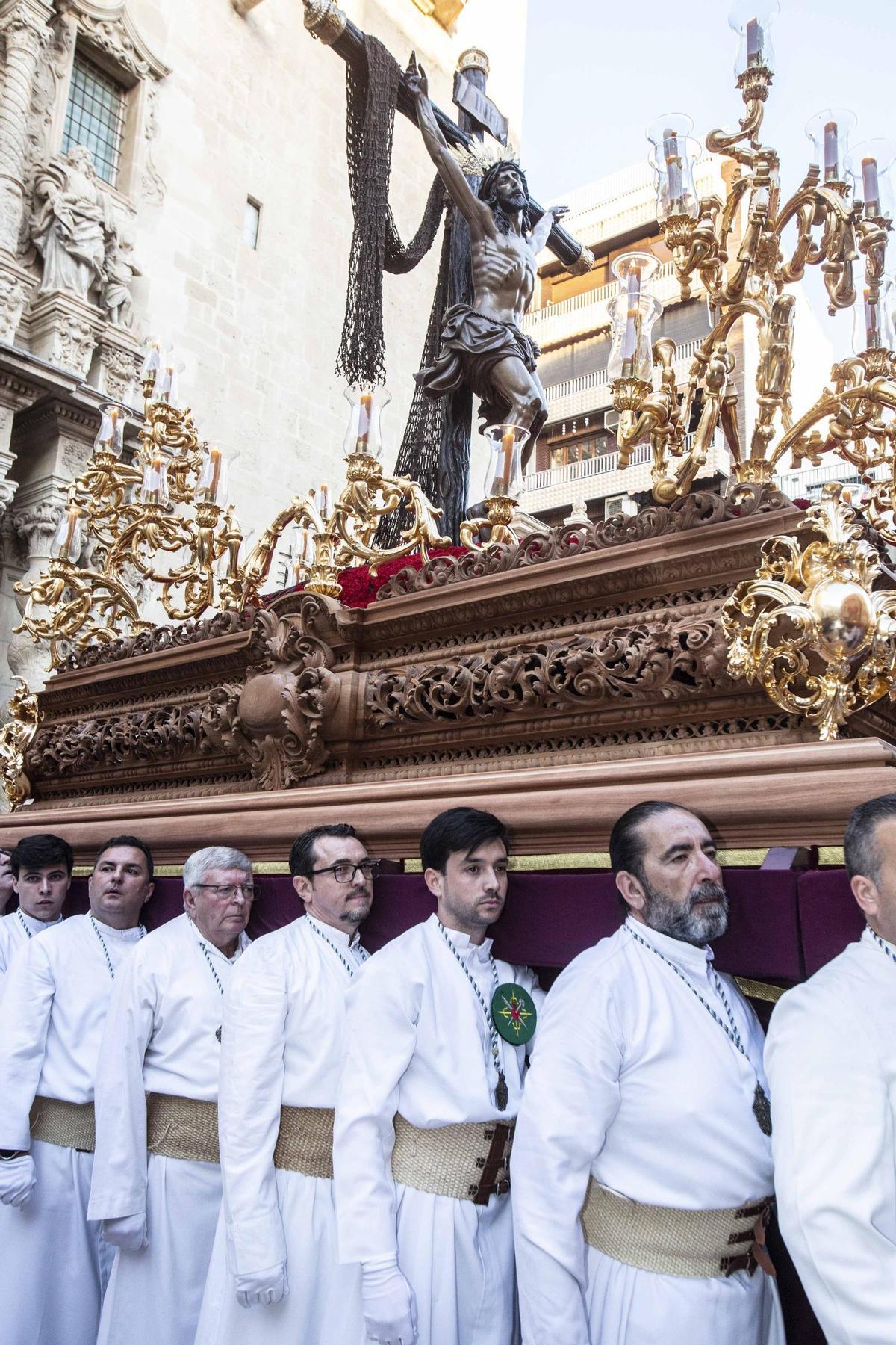 Alicante vive uno de los momentos más especiales del Martes Santo con la procesión del Cristo del Mar