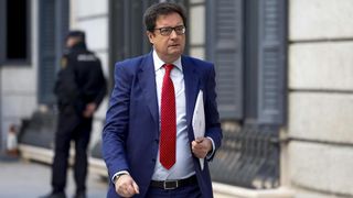 El Gobierno promete a los funcionarios pagarles "en breve" la subida salarial del 0,5% que les debe desde el año pasado
