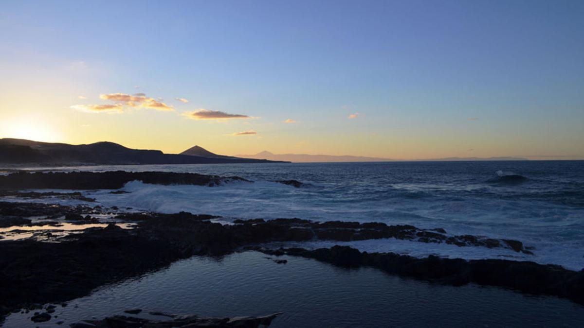 Vista del oleaje en la costa norte de Gran Canaria