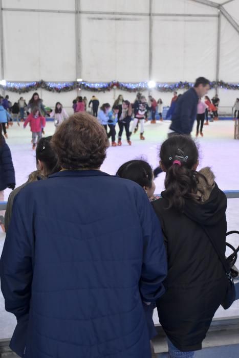 Mercadillo Navideño y pista de hielo