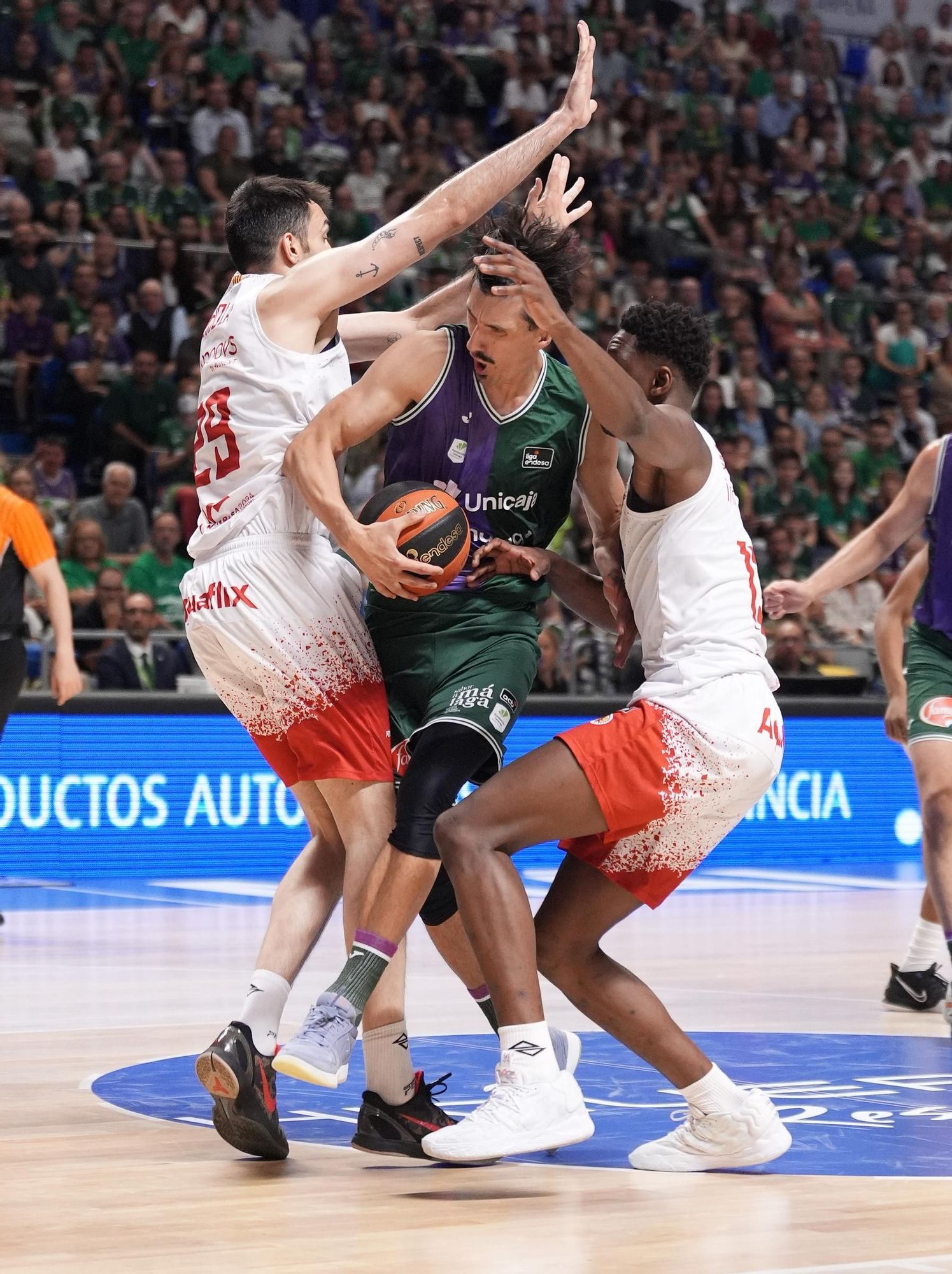 Unicaja-Baxi, en imatges