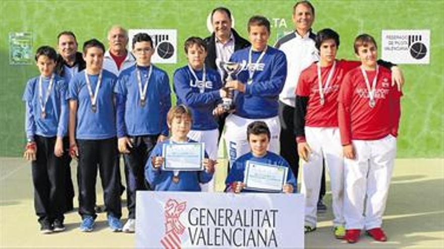 Vila-real y Onda dominan en las finales provinciales de pilota