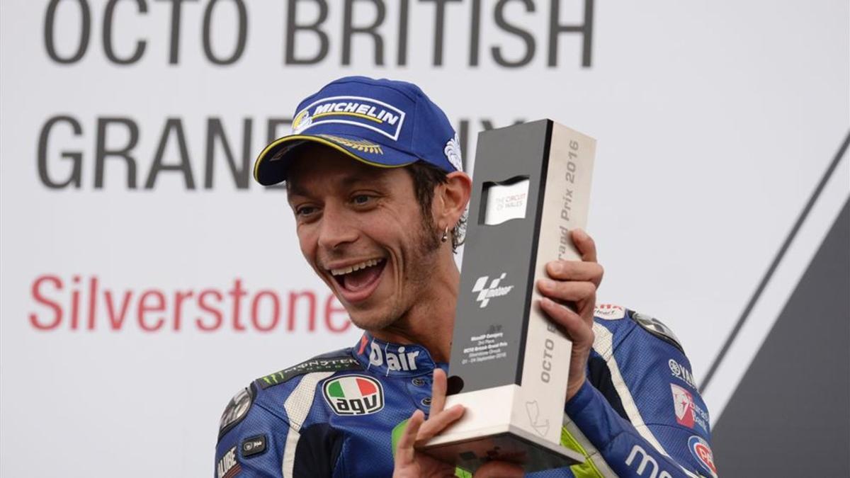 Valentino Rossi, hace un año en el podio de Silverstone