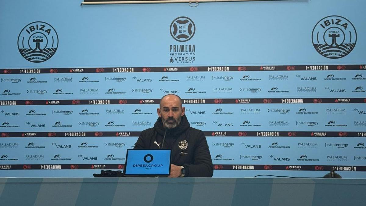 Imagen de Paco Jémez en la rueda de prensa