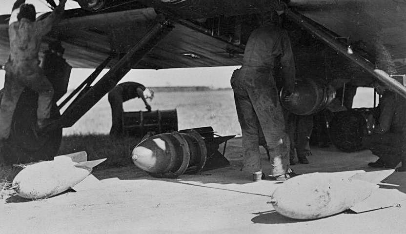 Fotografía del tipo de bombas lanzadas en Hawái. | | LP/DLP