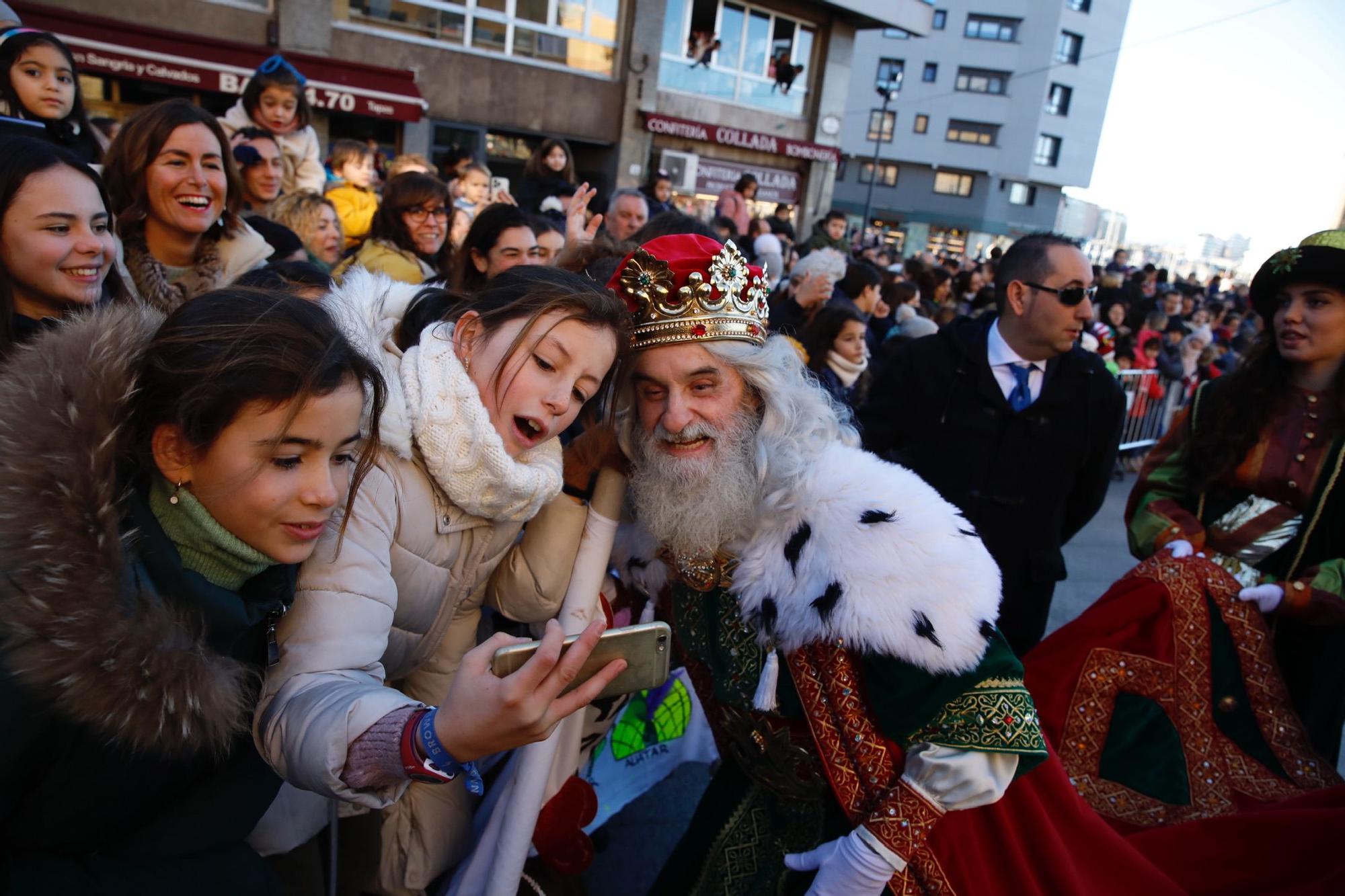 Así ha sido la llegada de los Reyes Magos a Gijón