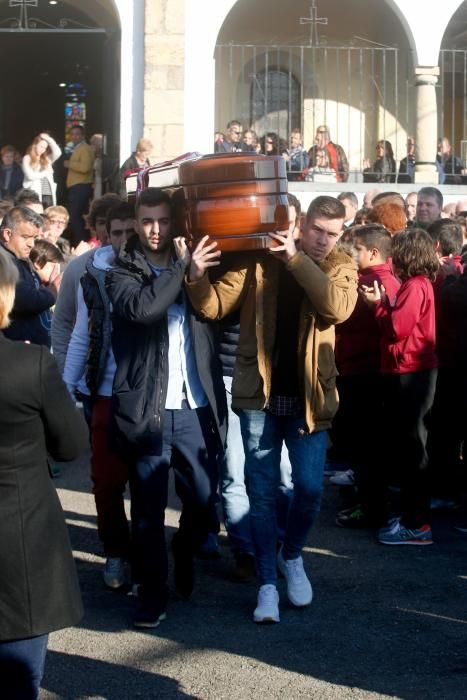 La gran familia del deporte asturiano rinde homenaje póstumo al futbolista Hugo Suárez