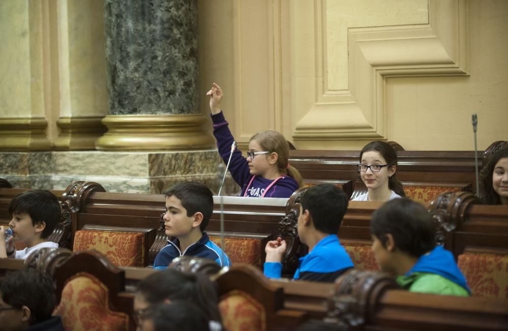 Pleno infantil sobre seguridad vial en A Coruña