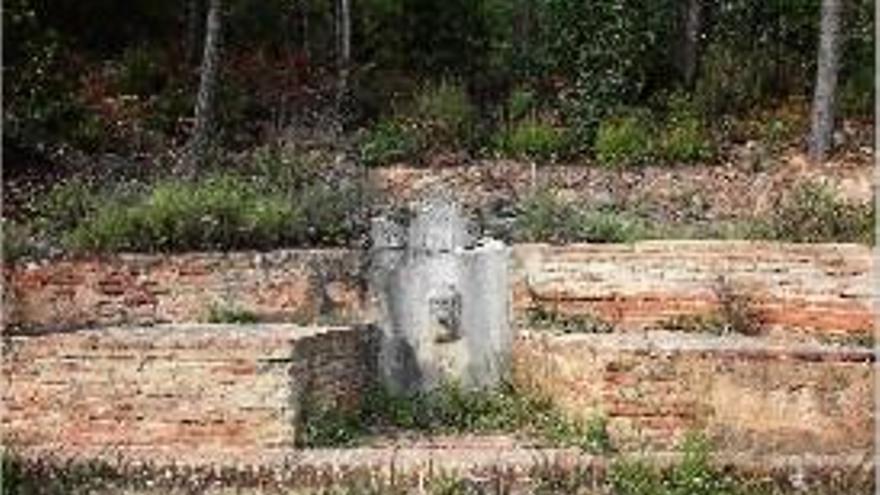 La font del Ferro es troba a la carretera de Farners.