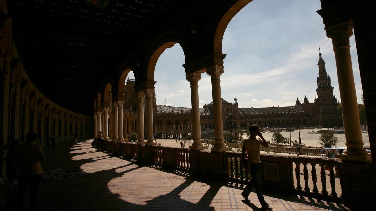 Amazon instala una biblioteca gigante en la Plaza de España