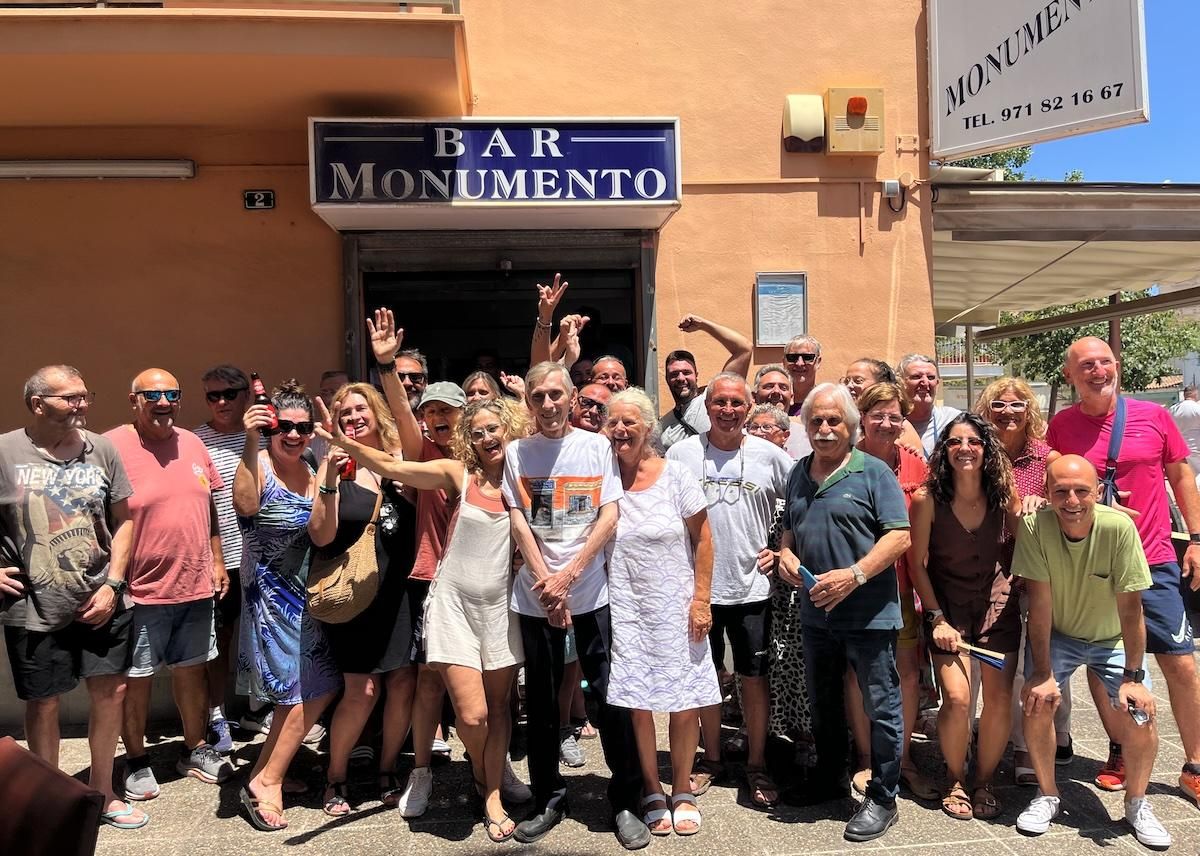Diego Lechado dice adiós a toda una vida en el Bar Monumento de Portocristo