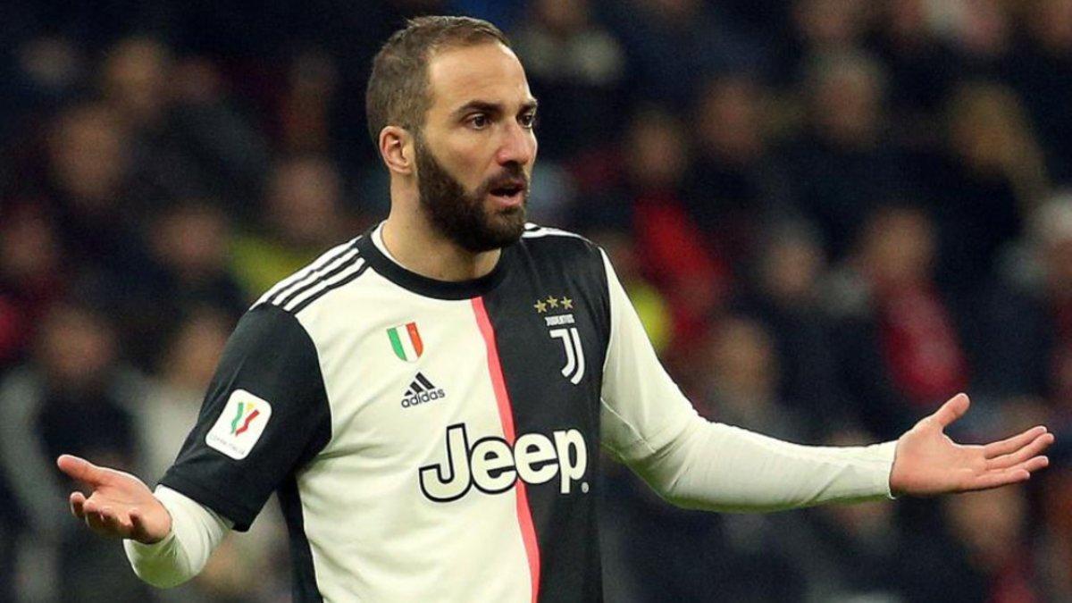 Higuaín advierte a Messi que la Premier es una liga complicada