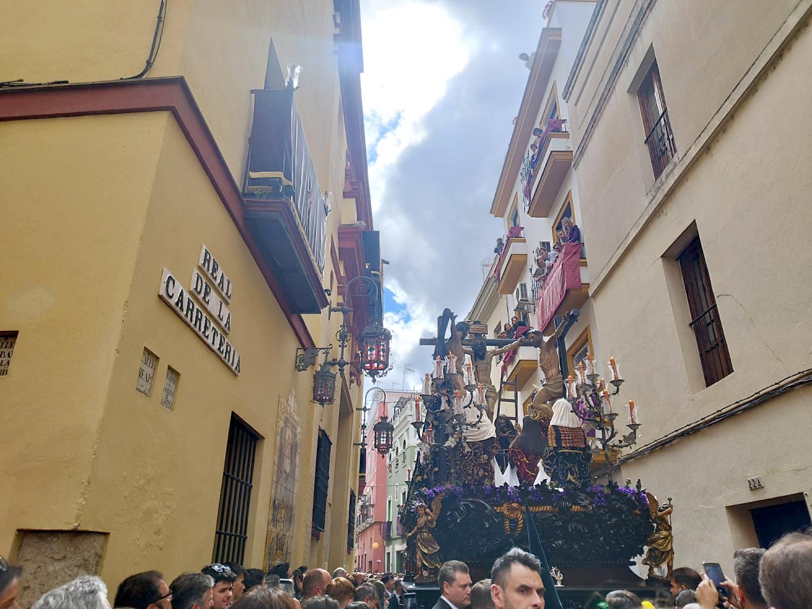 Ya está en la calle el Cristo de la Salud