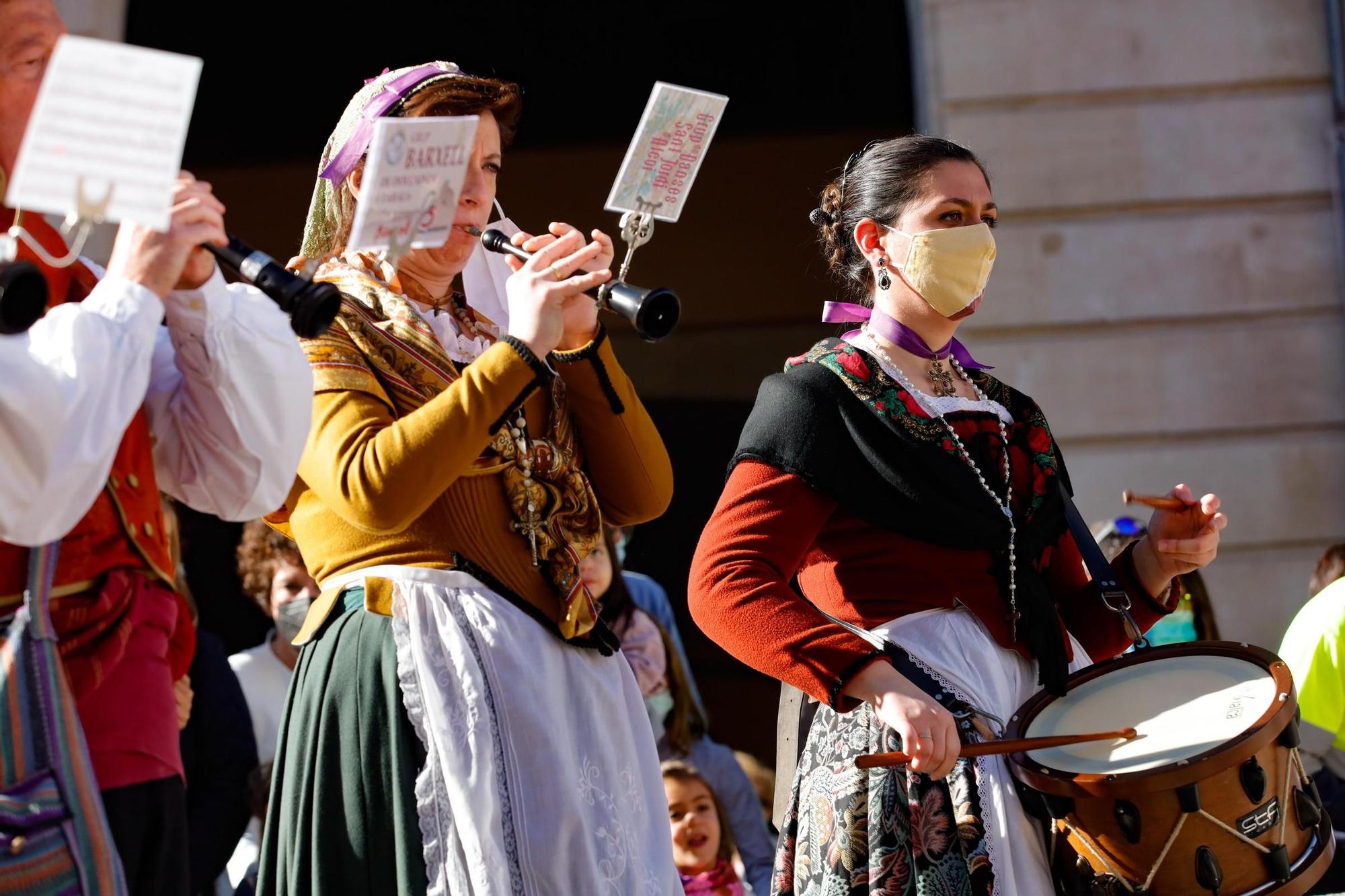 Alcoy da el pistoletazo de salida a su Trilogía del Nadal con el desfile de les Pastoretes