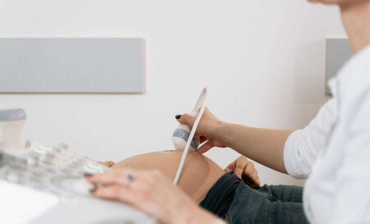 25/07/2025 El nuevo servicio garantiza una atención integral y de vanguardia, especializada en la evaluación avanzada de las enfermedades fetales.. El Hospital Quirónsalud Zaragoza pondrá en marcha, a partir del mes de agosto, la Unidad de Diagnóstico Prenatal y Ginecológico con el objetivo de ofrecer una atención especializada, integral y de vanguardia para las pacientes en todas las etapas del embarazo. Asimismo, está orientada específicamente a la valoración avanzada de patologías ginecológicas y dispone de un equipo médico con dedicación exclusiva para este propósito. ESPAÑA EUROPA ARAGÓN SALUD QUIRÓNSALUD