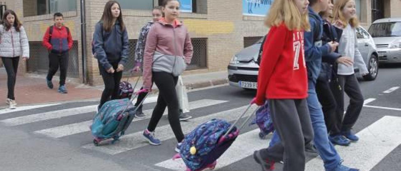 Adiós a los atascos frente  a dos colegios de Sagunt