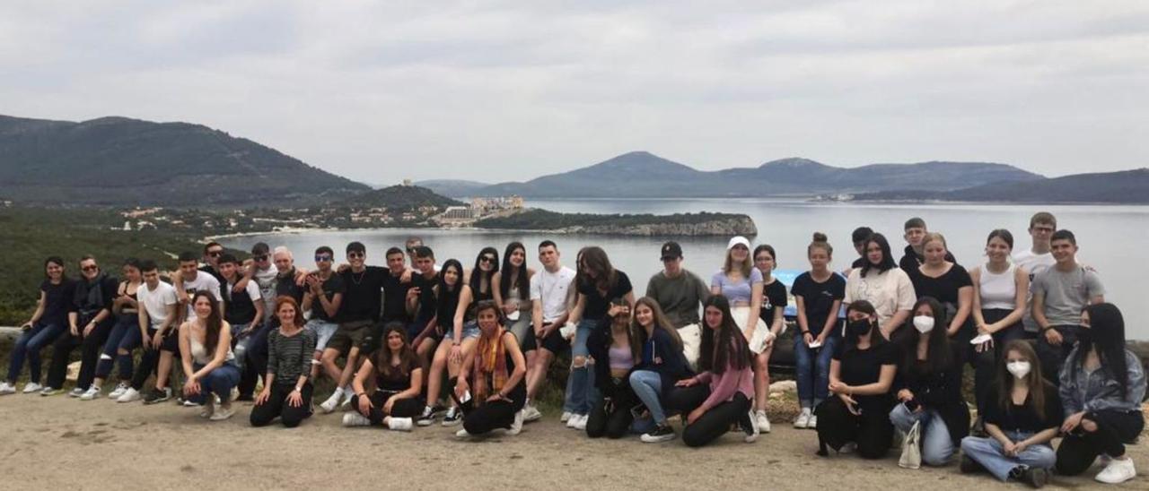 Los alumnos zamoranos del colegio Medalla Milagrosa, con el resto de compañeros del proyecto Erasmus en la localidad italiana de Porto Torres.