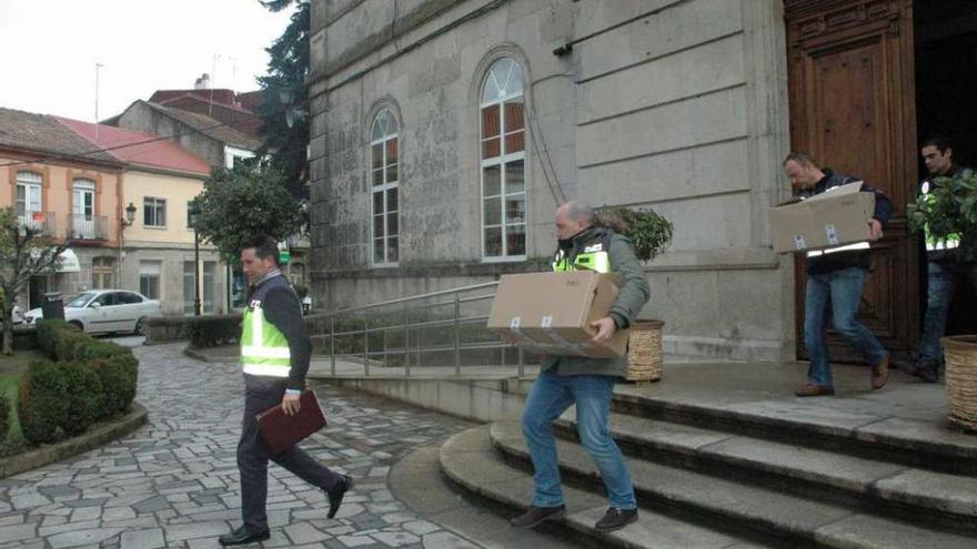 Registro en el Concello de Ponteareas en febrero de 2014 en el marco de la &#039;operación Patos&#039;.