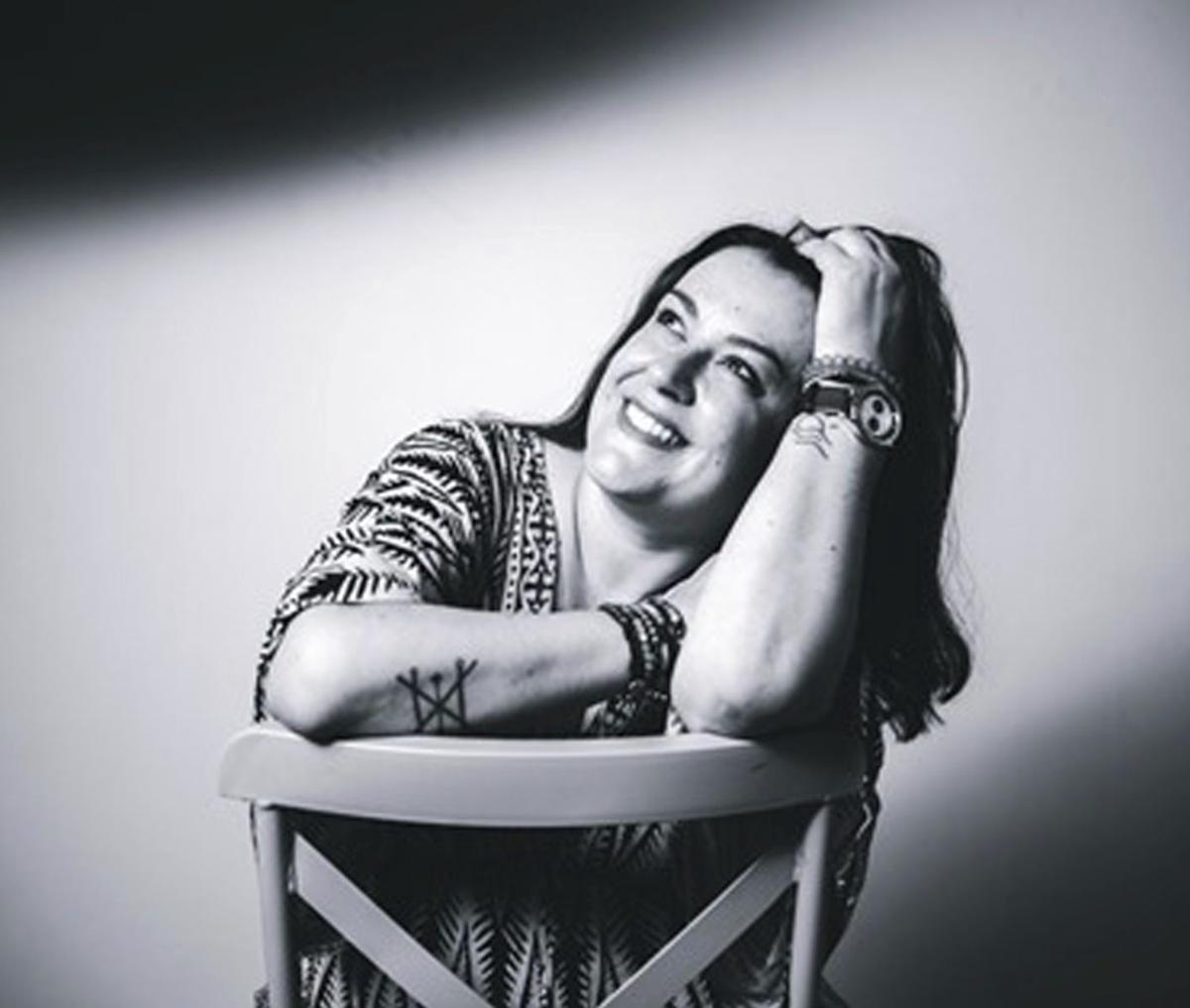 La escritora Laura Delgado, autora de ‘Cuando el cielo era azul’.
