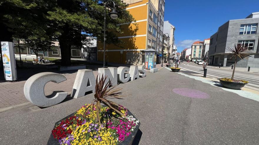 Dinamizar el comercio minorista de Cangas y frenar su declive, objetivo a corto plazo. | G. Núñez