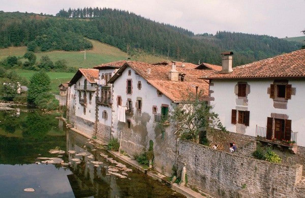 Casas típicas de un pueblo guipuzcoano.