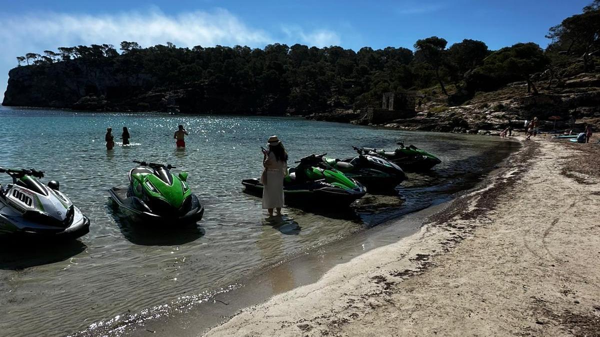 Archivo - Quejas por la presencia de motos de agua cerca de la costa en Portals Vells