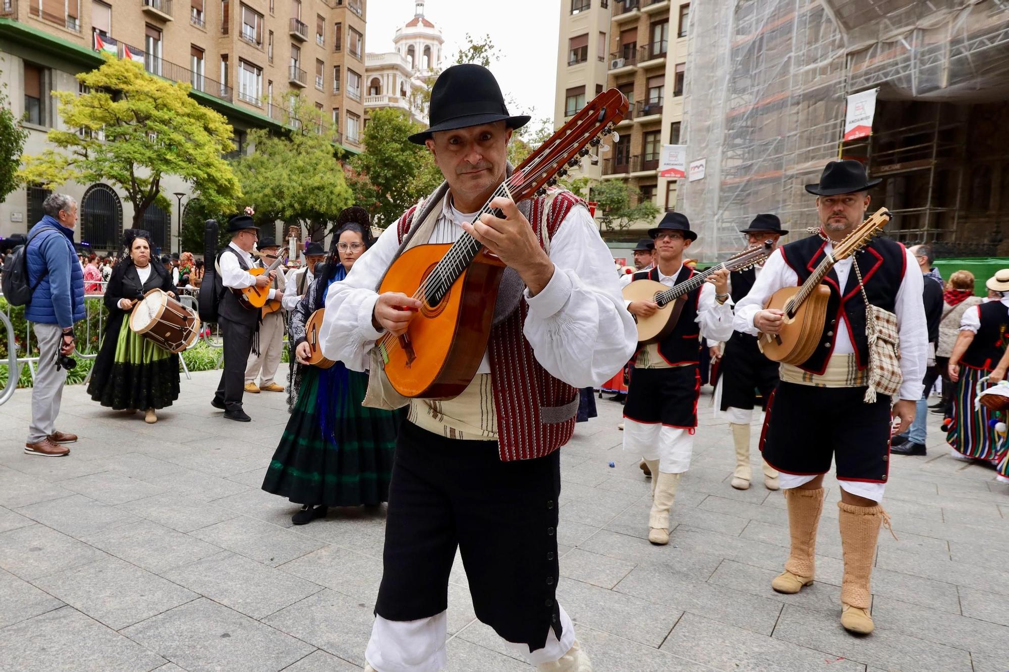 La Ofrenda de Frutos brilla un año más por el centro de Zaragoza