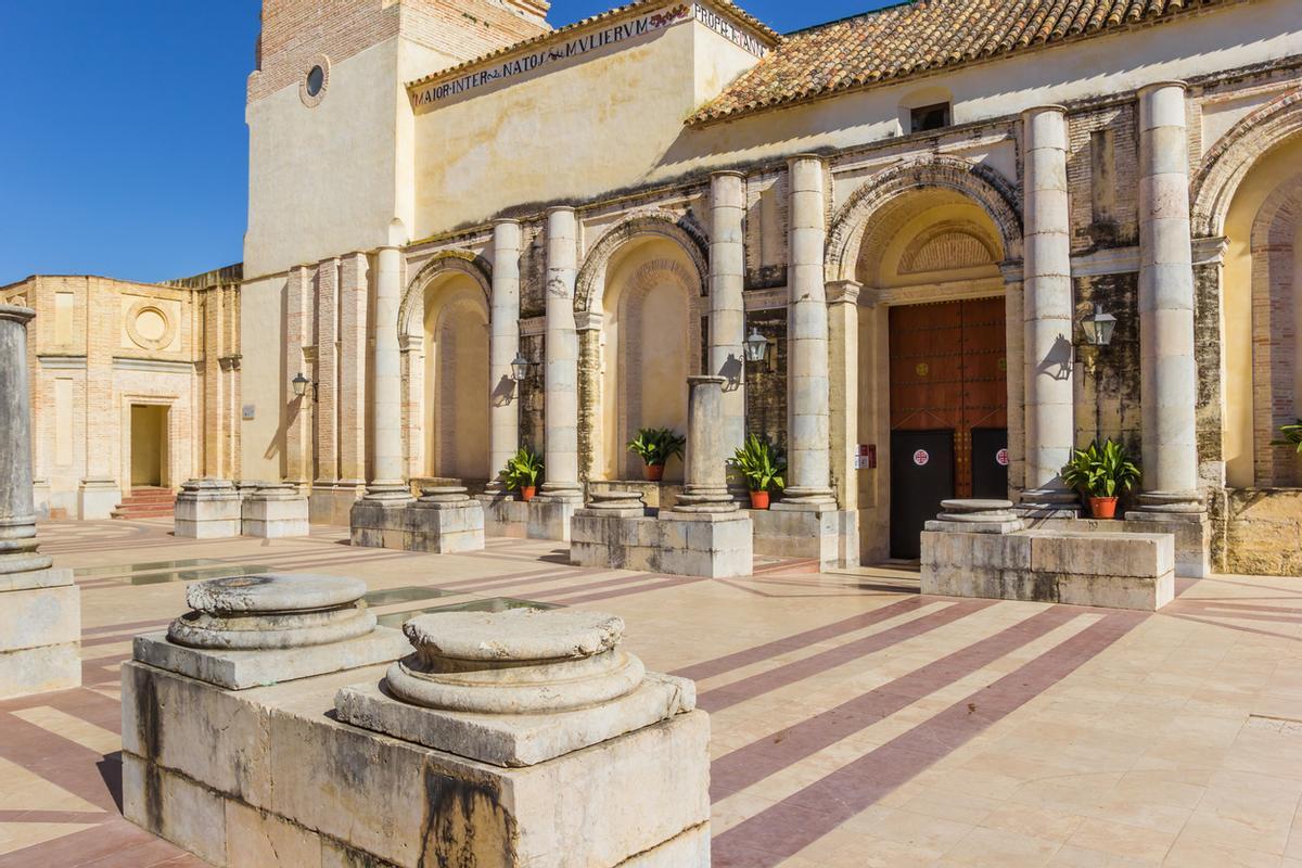Histórica iglesia de Santiago en Écija