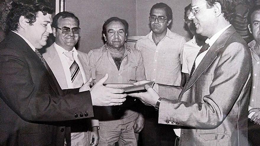 La Región celebra su día grande reivindicando tale