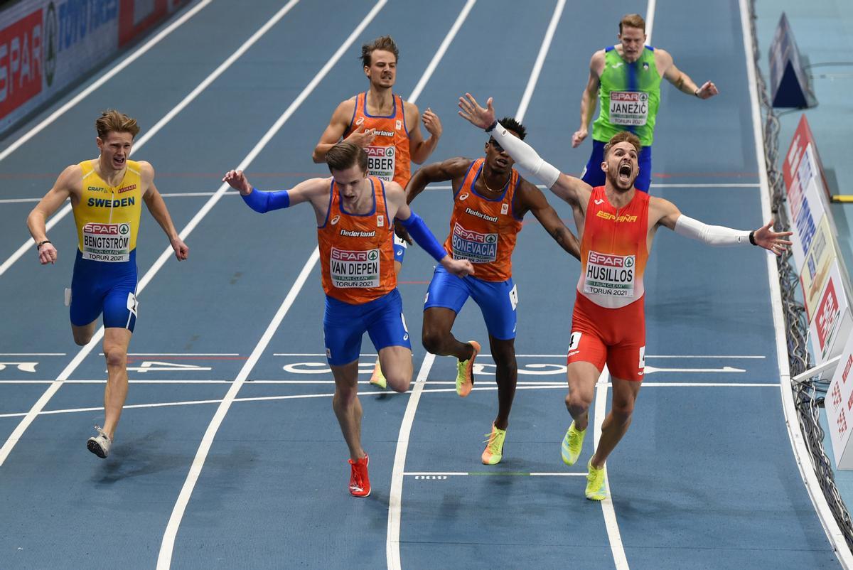 Óscar Husillos, a la derecha de la imagen, se proclama campeón de Europa en Torun