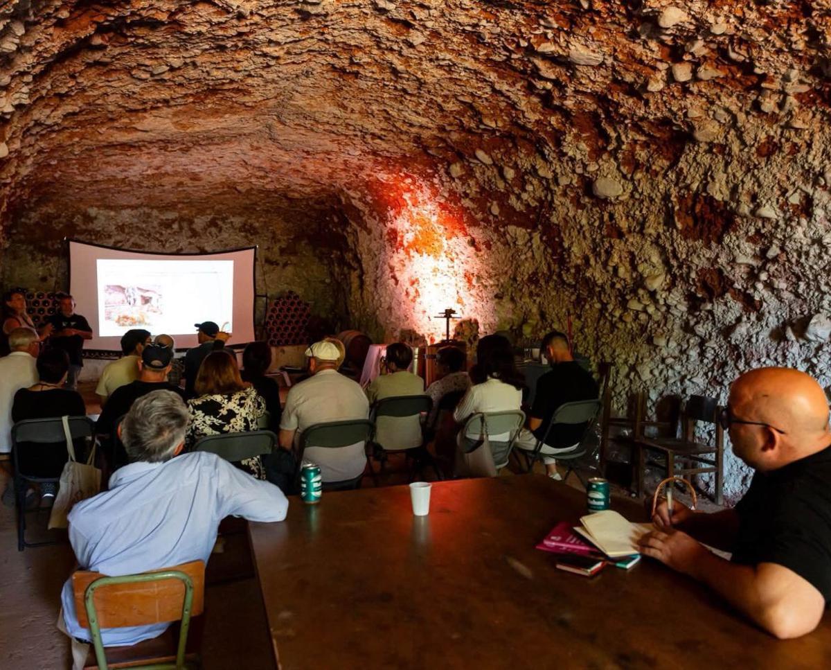 Moyuela y Azuara ponen en valor el legado de sus cuevas y bodegas