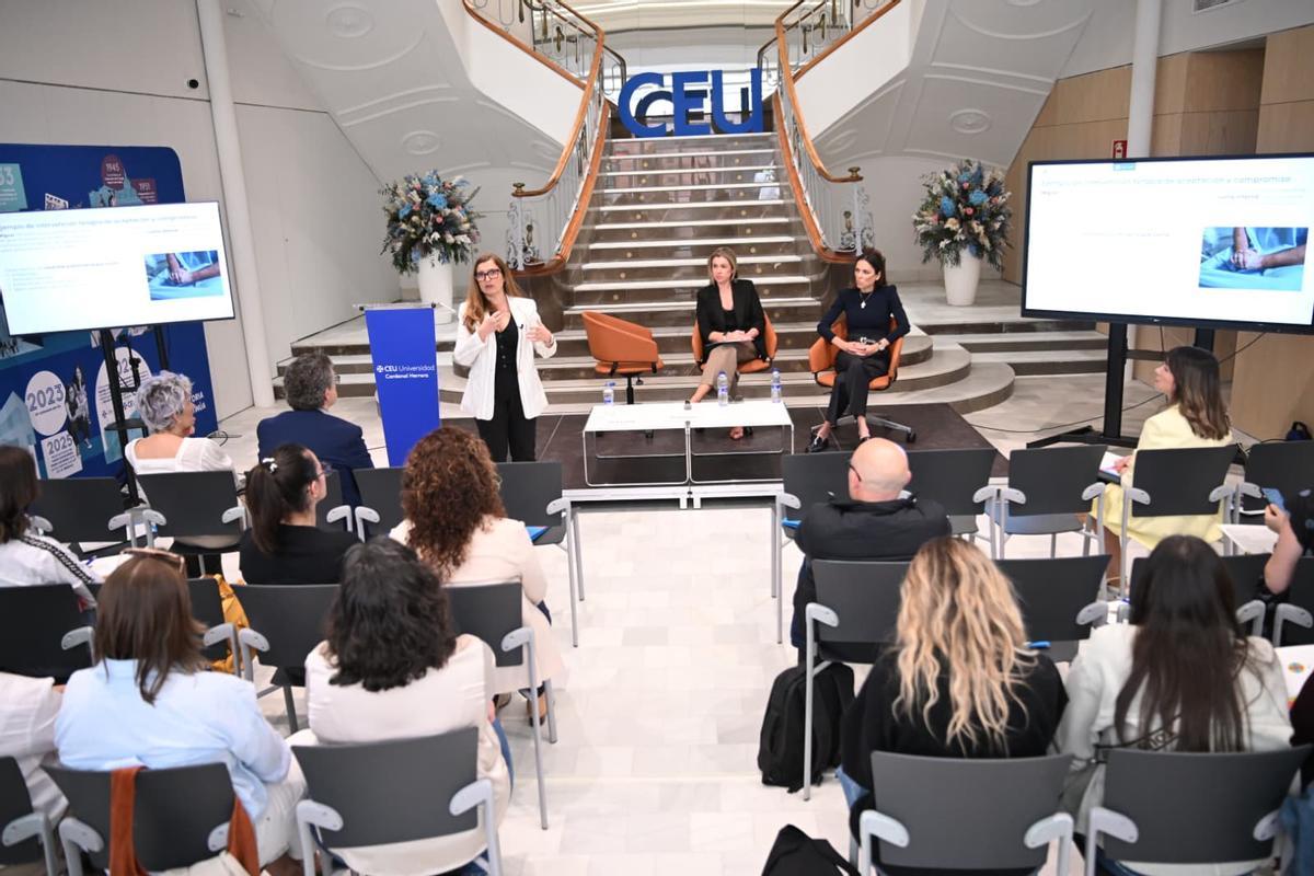 Los especialistas explican en Elche que “la oncología no la podemos tratar de forma fraccionada”