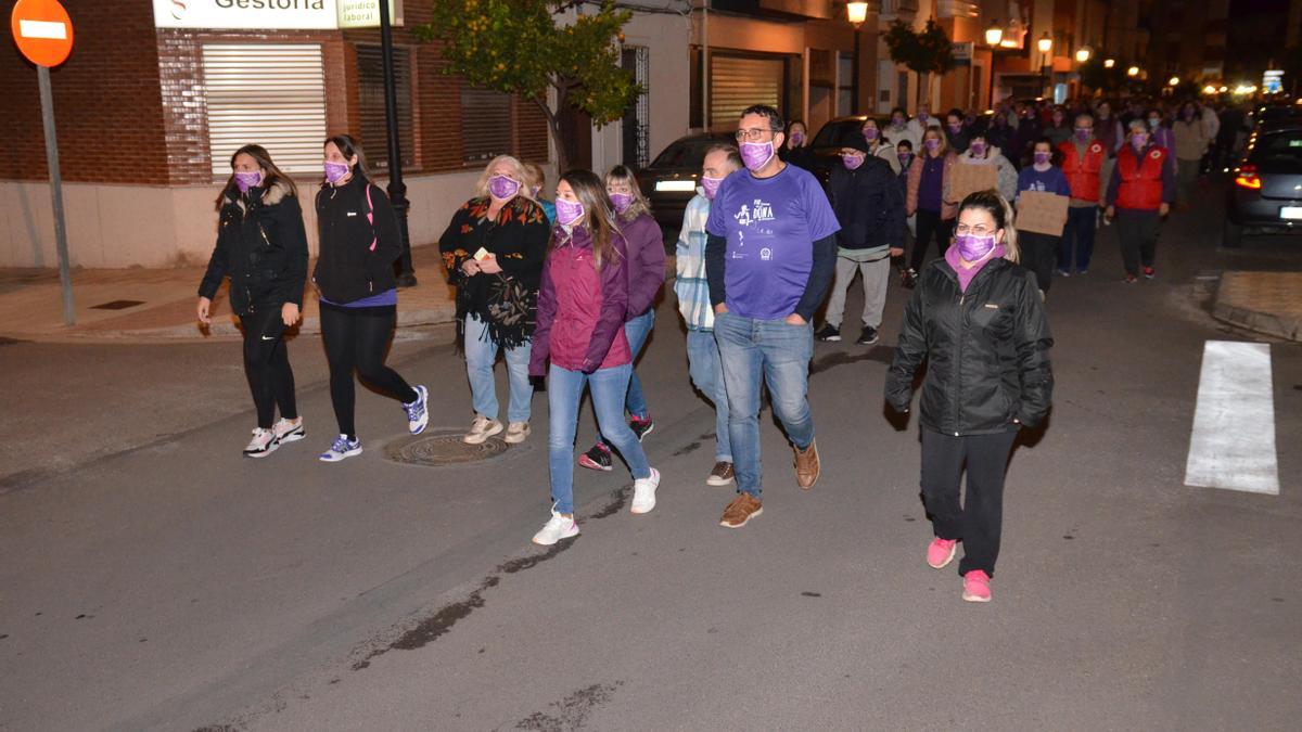 Marcha nocturna en Orpesa durante el 25-N