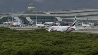 El debate sobre la ampliación del aeropuerto de El Prat sigue abierto un año después