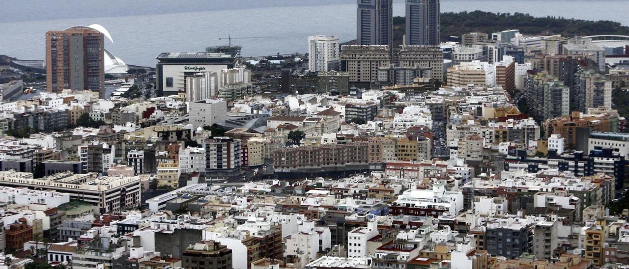 Vista panorámica de Santa Cruz de Tenerife. |