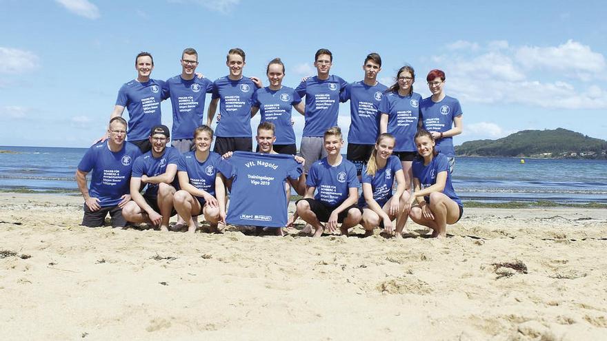 Lo que más les gusta son los entrenamientos matutinos en Playa América. // J. Walz