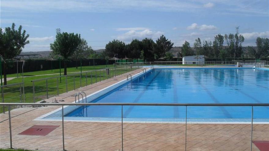 La piscina de Navalmoral abre y el acceso hoy es gratuito