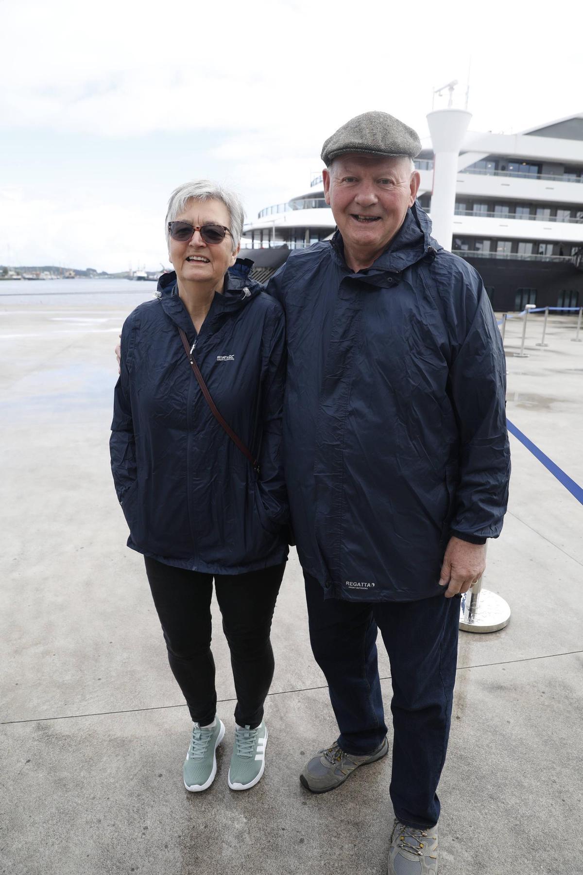 EN IMÁGENES: El Scenic Eclipse ya está en Avilés y la ciudad se llena cruceristas en la primera escala de la temporada EN IMÁGENES: El Scenic Eclipse ya está en Avilés y la ciudad se llena cruceristas en la primera escala de la temporada