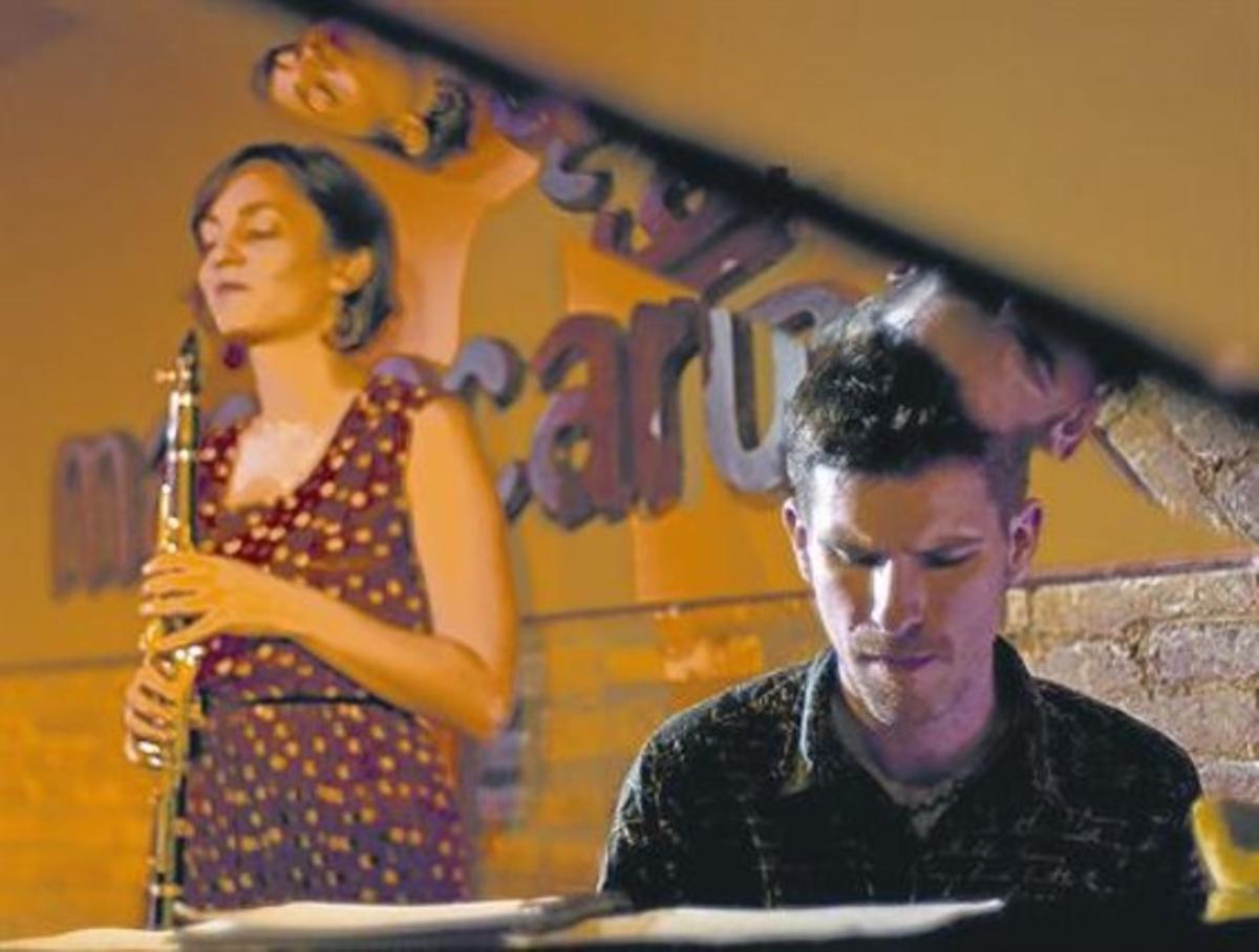 Carola Ortiz i Marco Mezquida, en un concert acústic celebrat al Cafè Mandacarú.