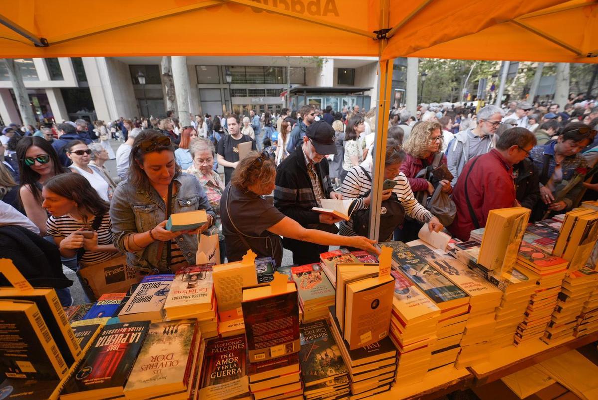 Celebración del día de Sant Jordi en Barcelona